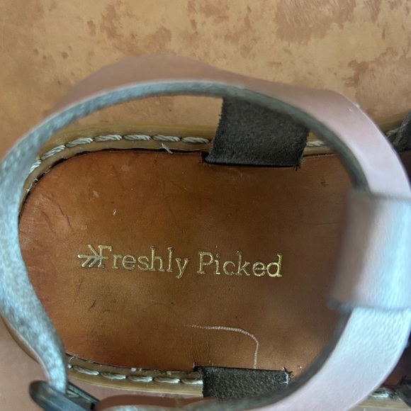 Freshly Picked | Newport Clog in rose gold | sz 6 - Picture 2 of 7